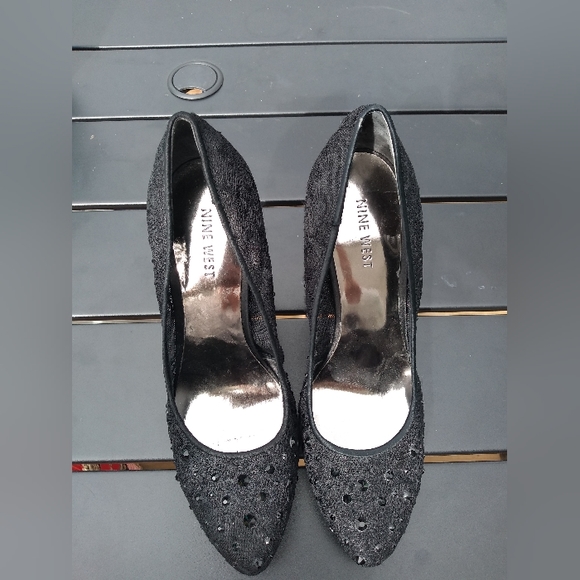 Nine West Black High Heels, Size 7M, Lace & Gems, Like New - Picture 6 of 12